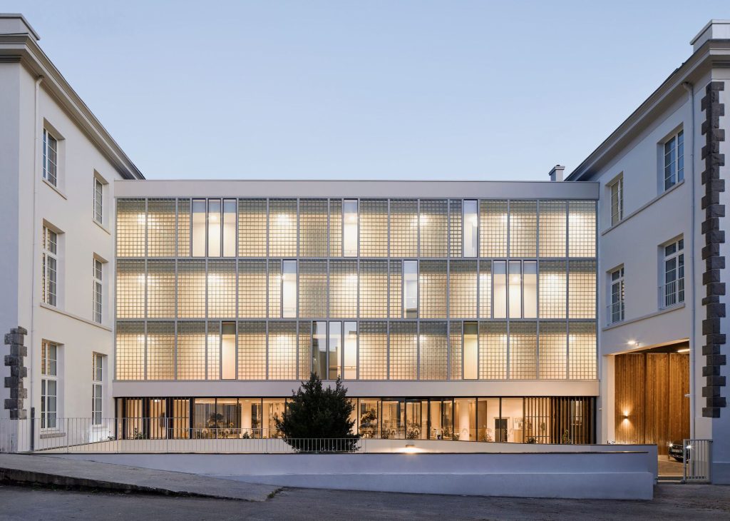 Brest Post Office Transformation / Chatillon Architectes